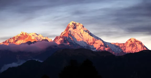 Annapurna Circuit Trek sunrise view over the south annapurna mountain