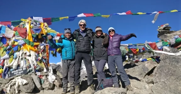 Everest-Basecamp-with-island-peak
