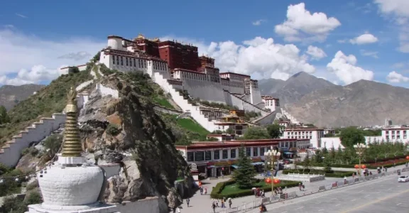 Kailash -Yatra via Lhasa