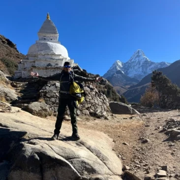 Explorign the view of Mt. Ama dablam.