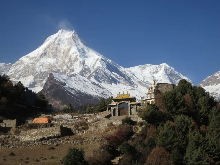Manaslu circuit trek in october