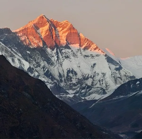Sunrise-over-MTEverest
